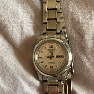 Seiko watch with month and date